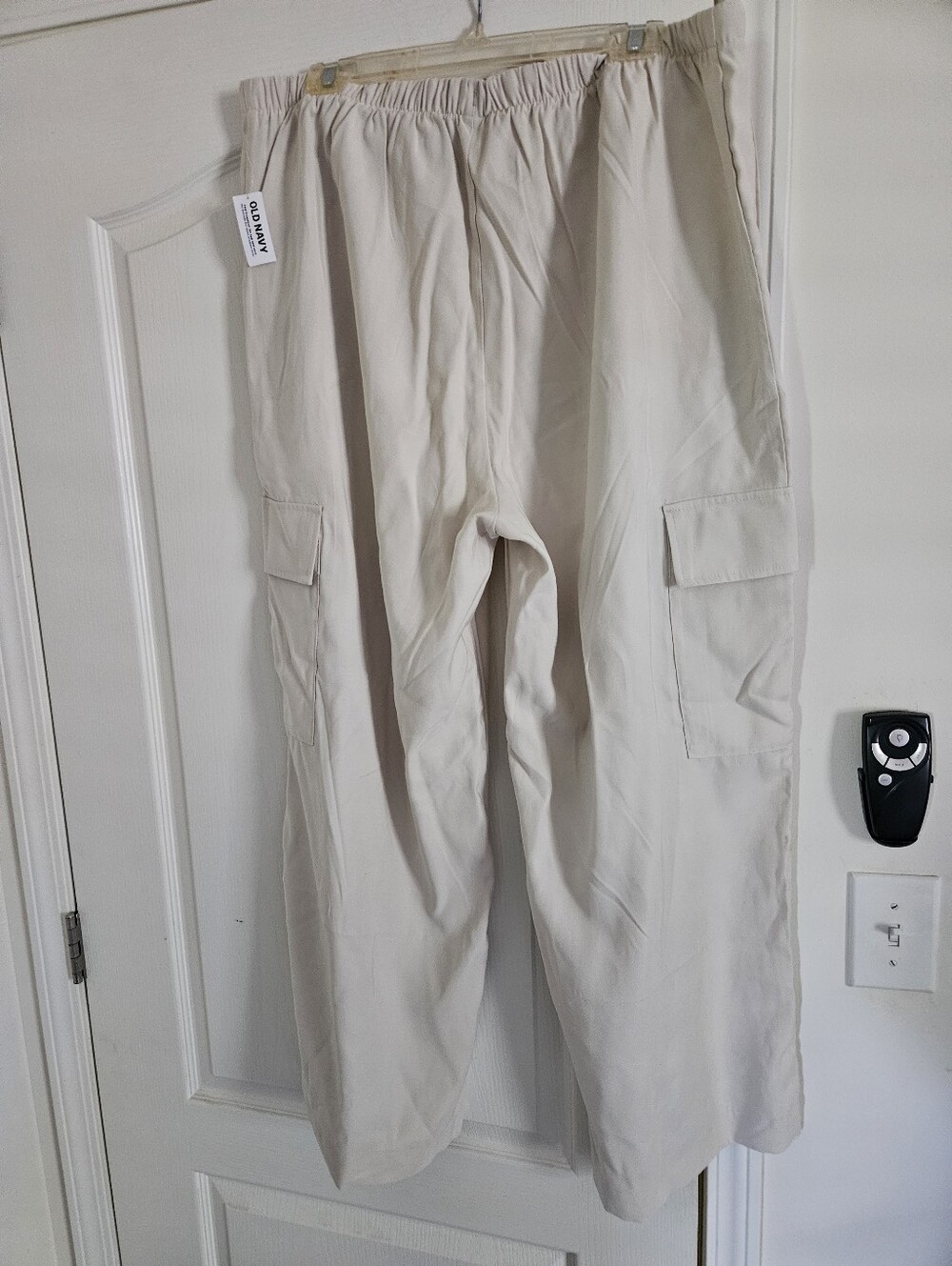 Old Navy Womens Light Cream Cargo Pants with Elastic Waist SzXL Wide Leg $15